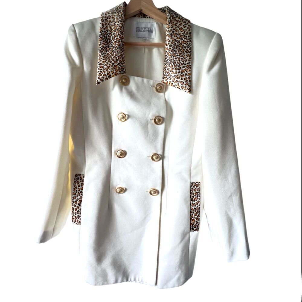 Women's Blazer Executive Collection cream leopard luxury top front button size 8